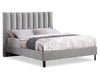 Lit plateforme Amos rembourré en tissu gris avec tête de lit à canaux - format très grand lit