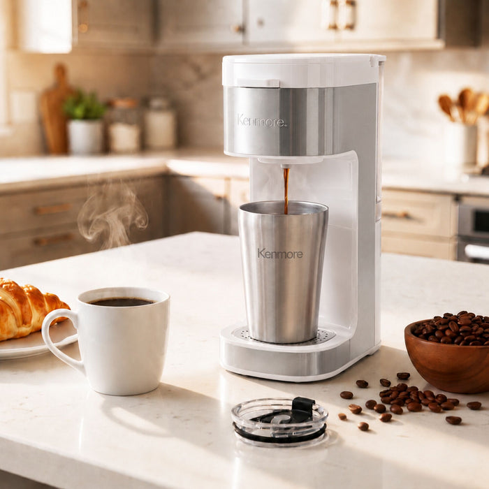 Cafetière Kenmore à portion individuelle avec tasse de voyage - blanche - KKCMKCM-W