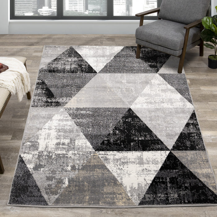 Carpette Covington à motifs de triangles vieillis - 2 pi 8 po x 7 pi 7 po