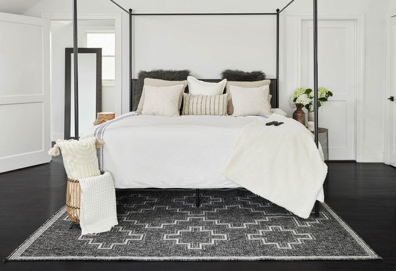 Tapis Transitionnel Esina 6'6\" x 9'0\" en Noir