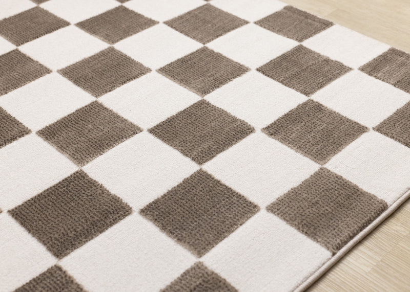 Carpette géométrique Leopold brune et blanche à motif de carreaux - 5 pi 3 po x 7 pi 7 po