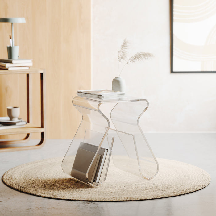 Table de bout moderne Magino de Umbra en acrylique avec support à magazines