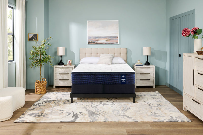Ensemble matelas moyen à Euro-plateau Stonebridge Vanguard de Serta pour très grand lit 