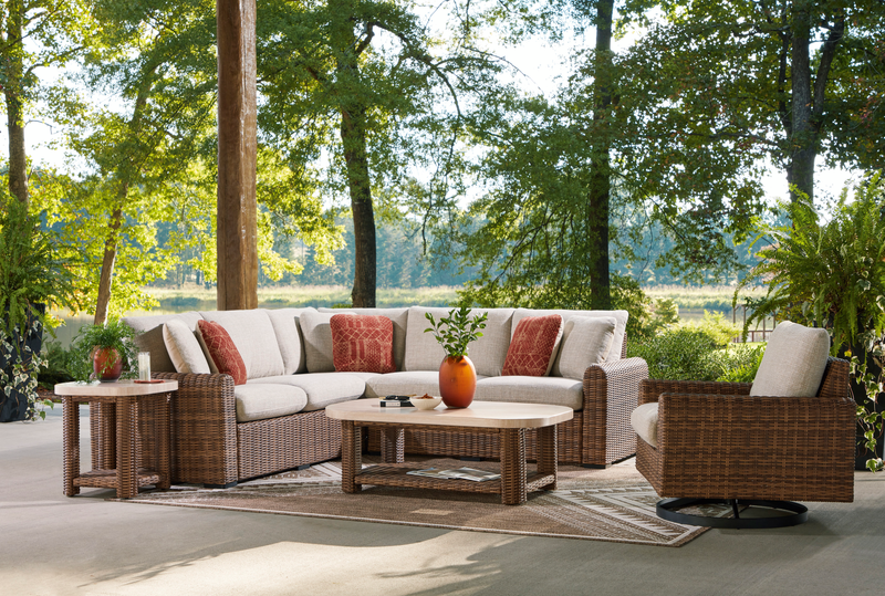 Table de bout Banff pour la terrasse à l’extérieur - osier en résine et aluminium, résistante aux intempéries - brune et beige