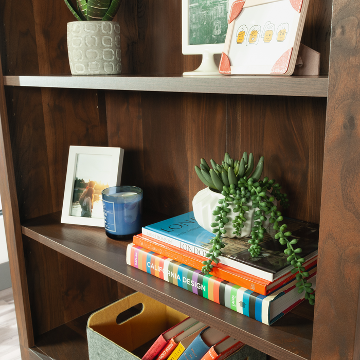 Bibliothèque Halston de 33,7 po à 5 tablettes avec tablettes réglables - manguier Sindoori 