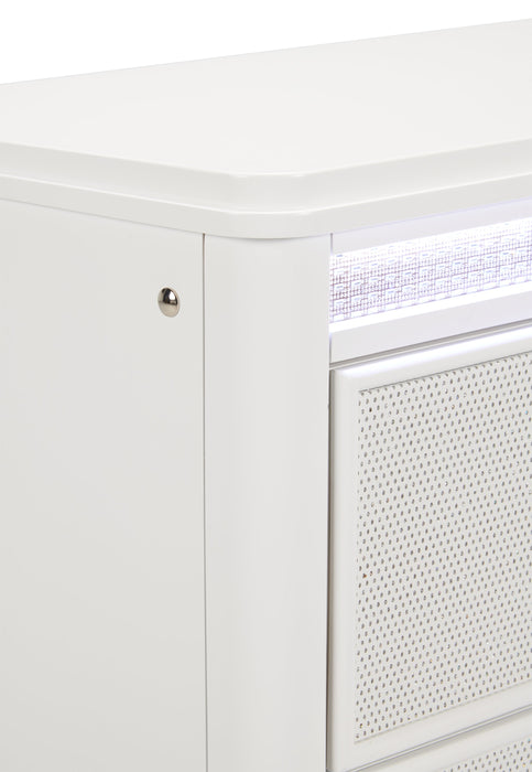 Commode somptueuse Ava de 67 po (L) x 39 po (H) à 7 tiroirs avec éclairage à DEL pour la chambre à coucher - blanche