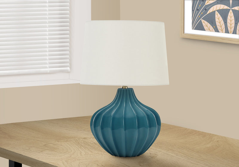 Lampe de table courbée de 24 po en céramique bleue