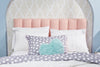 Kort & Co. Rain Upholstered Platform Bed in Pink Fabric, Tufted - Full Size | Lit plateforme rembourré Rain de Kort & Co. en tissu rose capitonné - format lit double