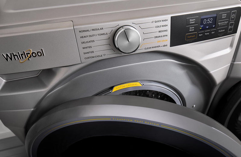 Laveuse intelligente Whirlpool à chargement frontal de 5,2 pi³ avec système de ventilation FreshFlowMC - argenté radieux - WFW5720RR