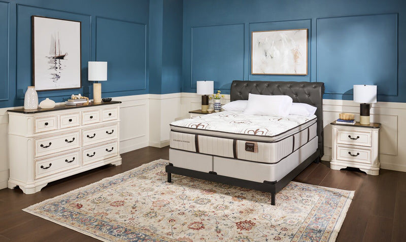 Matelas moyen luxueux à plateau-coussin Burnley de Stearns & Foster pour très grand lit