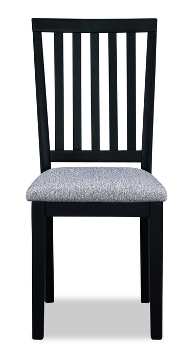 Chaise de salle à manger Bryn avec siège en tissu, dossier à lattes - noire