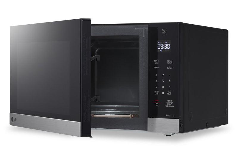 Four à micro-ondes de comptoir LG NeoChefMC de 1,5 pi3 avec technologie Smart Inverter et cuisson par capteur - MSER1590S