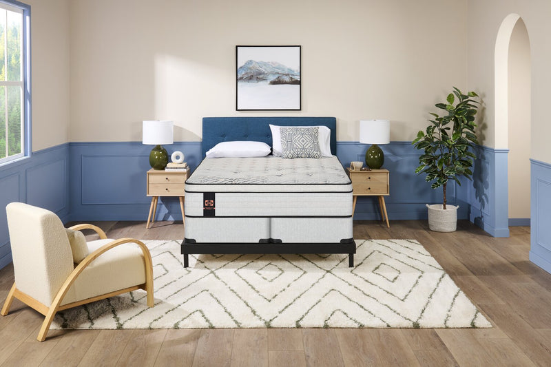 Matelas moelleux à Euro-plateau Alora PosturepedicMD Plus de Sealy pour très grand lit