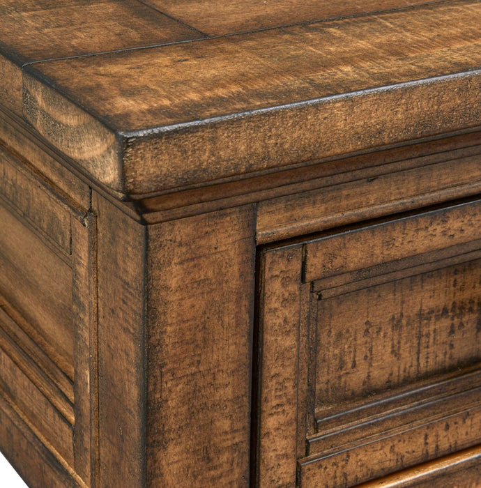 Table de salon traditionnelle Hanson de 50 po en pin - muscade grillée
