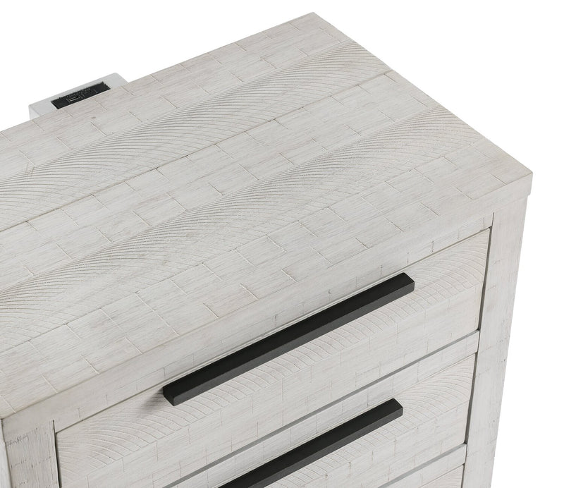 Table de nuit Haven de 26 po (L) x 28 po (H) à 3 tiroirs avec port USB - blanche