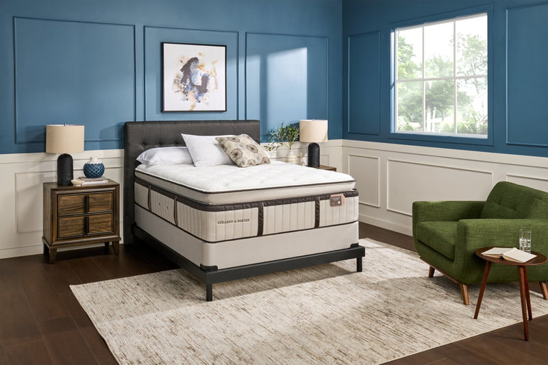 Matelas luxueux à Euro-plateau épais Swansea de Stearns & Foster pour grand lit