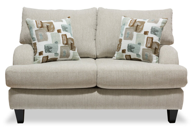 Causeuse Nofia de 58 po fabriquée au Canada en tissu de chenille avec 2 coussins décoratifs et pattes en bois - beige lin
