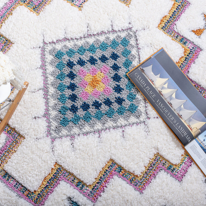 Carpette à poil long Ellis multicolore à motif géométrique - 7 pi 11 po x 10 pi 10 po