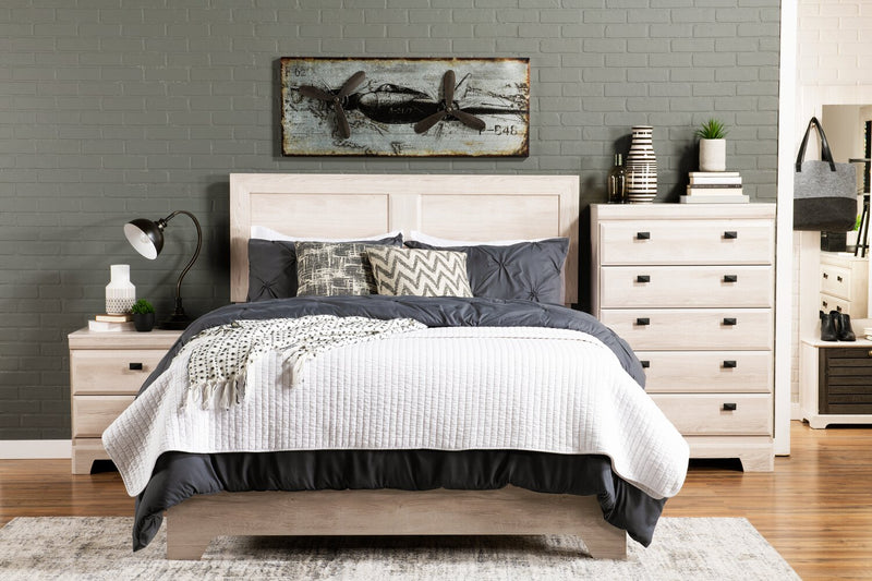 Commode verticale Yorkdale de 31,1 po (L) x 47,4 po (H) à 5 tiroirs pour la chambre à coucher, fabriquée au Canada - blanche