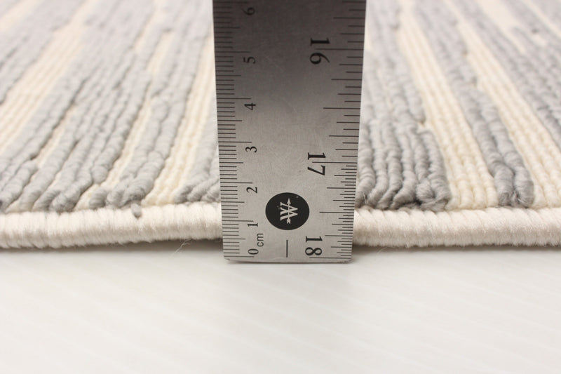 Carpette Eadda gris clair 6 pi 7 po x 9 pi 6 po