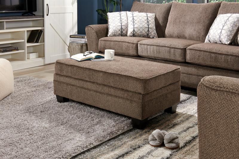Pouf de rangement Febe de 26 po fabriqué au Canada en tissu de chenille avec pattes en bois - brun