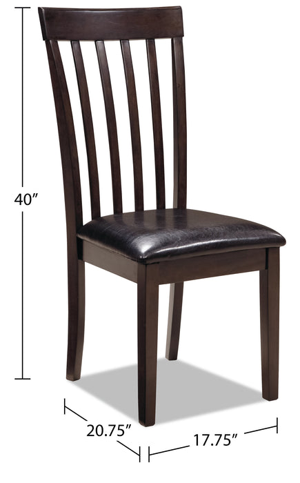 Chaise de salle à manger Hammis en tissu de cuir végétalien avec dossier à lattes - brune