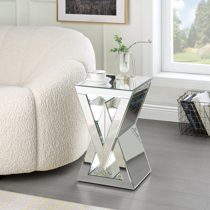 Table d'appoint Lane de 12 po en miroir - argentée