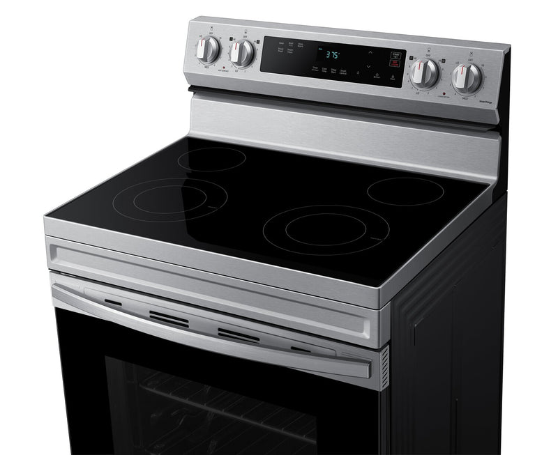 Cuisinière intelligente électrique amovible Samsung de 6,3 pi³ avec nettoyage à la vapeur - acier inoxydable - NE63A6111SS/AC