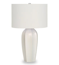 Lampe de table de 27 po en céramique crème avec abat-jour ivoire