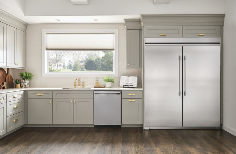 Congélateur vertical Frigidaire Professional de 18,6 pi³ à 1 porte - FPFU19F8WF