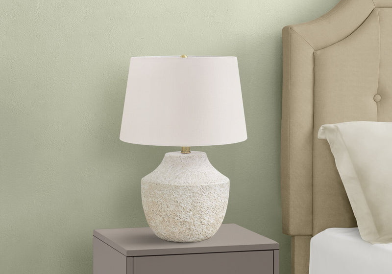 Lampe de table de 20 po béton texturé crème avec abat-jour ivoire