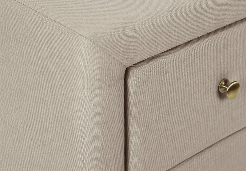 Table de nuit rembourrée Zara de 20,5 po (l) x 20,75 po (H) à 2 tiroirs - beige