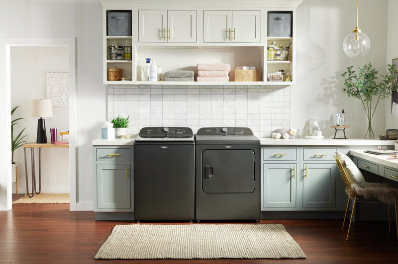 Laveuse à chargement par le haut de 6,1 pi³ avec agitateur amovible et sécheuse électrique de 7 pi³ de Whirlpool