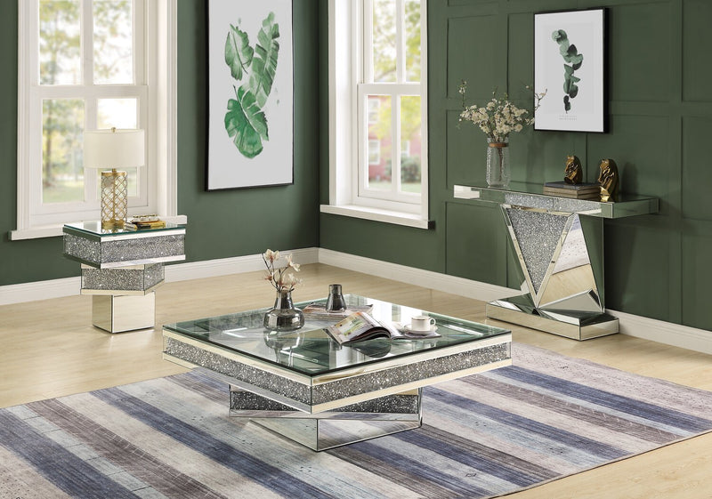 Table à café somptueuse Rosie de 39 po avec dessus en miroir et en verre - métal argenté avec pattes à apparence de diamant