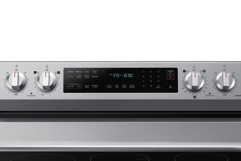 Cuisinière intelligente électrique amovible Samsung de 6,3 pi³ avec friture à air - acier inoxydable - NE63A6711SS/AC
